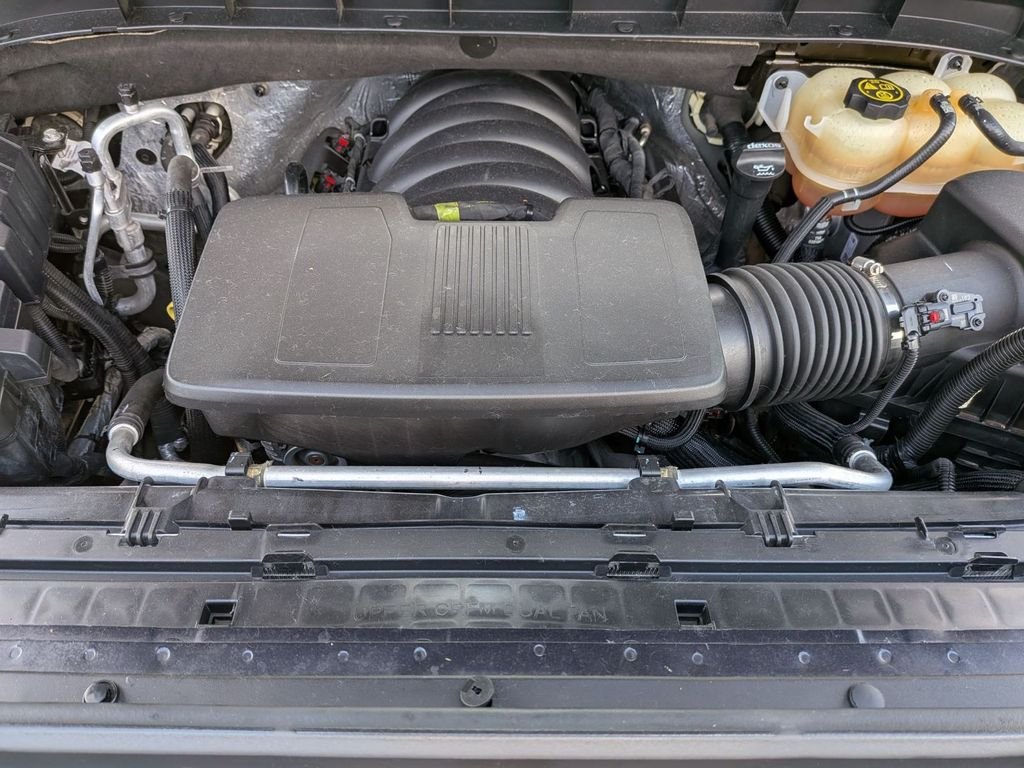 Used 2022 Silver GMC Denali image 33