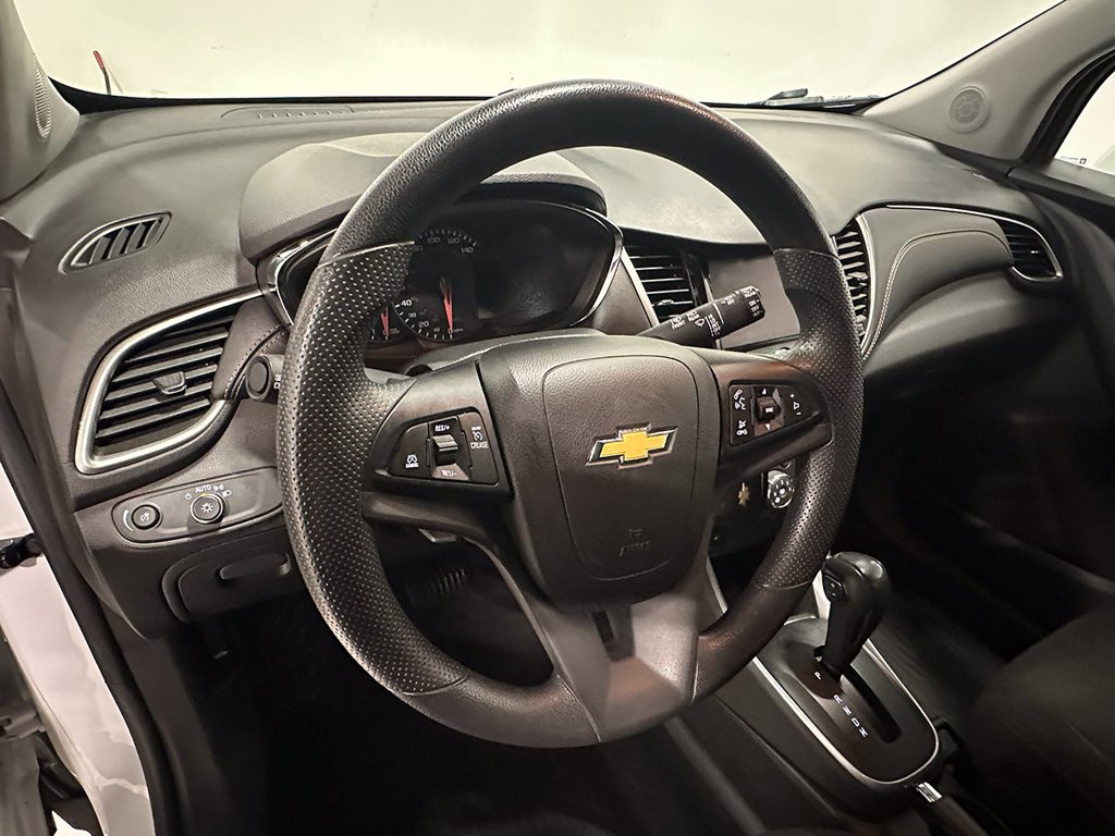 Used 2020 White Chevrolet LS image 20