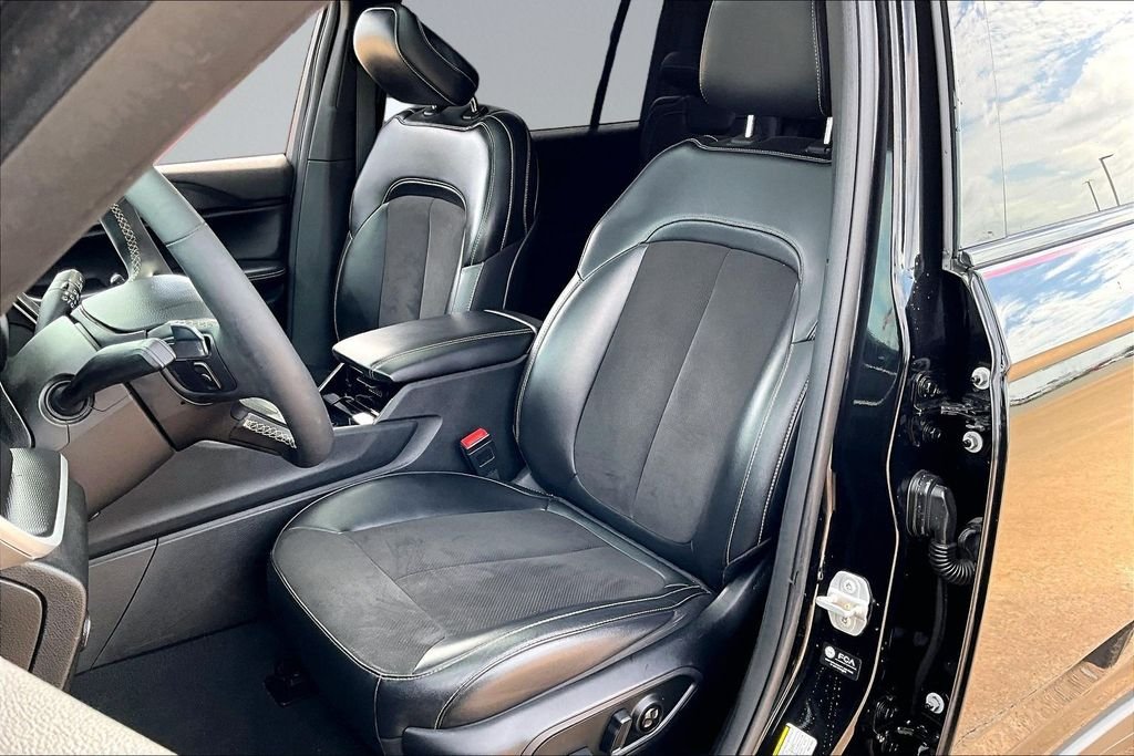 Used 2023 Black Jeep Altitude image 23