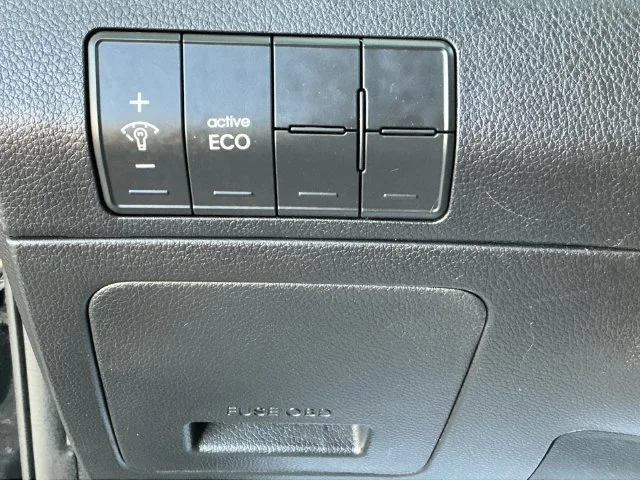 Used 2016 Black Hyundai Base image 24