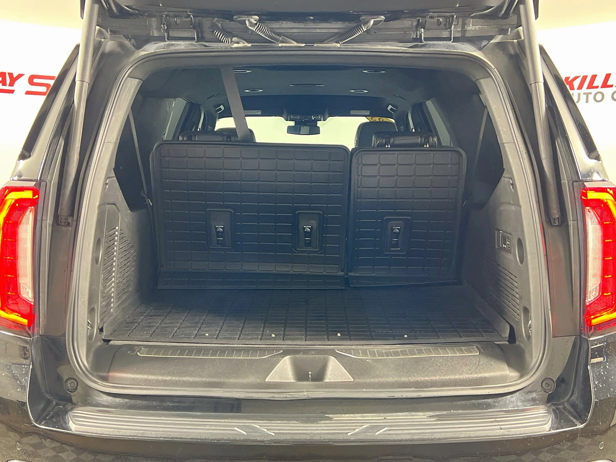 Used 2023 Onyx Black GMC AT4 image 26