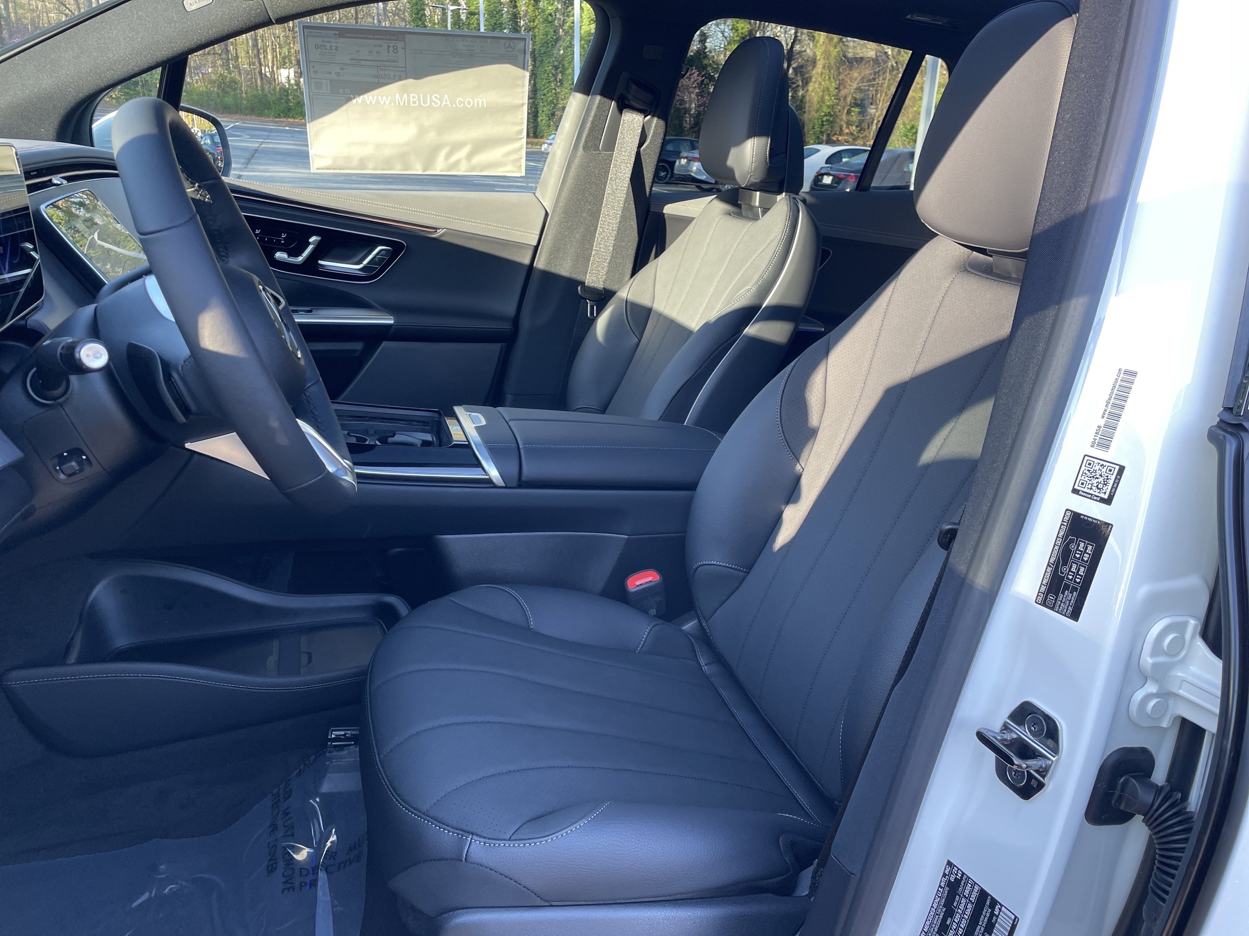 New 2026 Polar White Mercedes-Benz EQE 320 4MATIC® SUV image 19