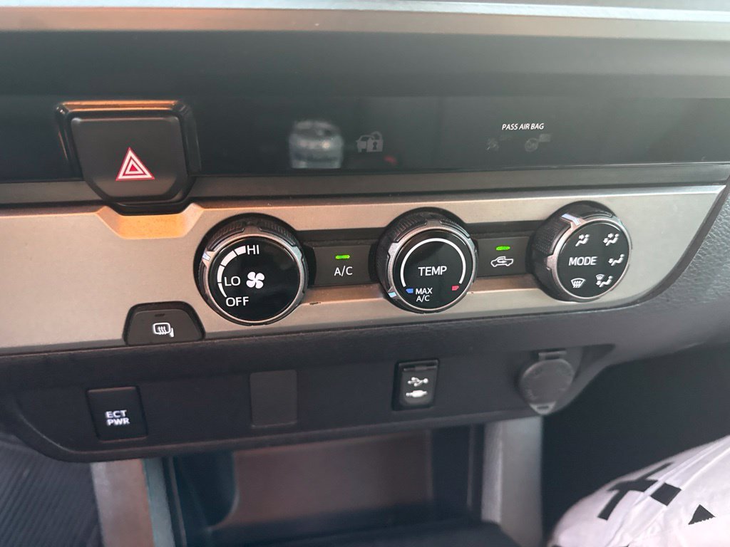 Used 2018 Silver Toyota SR image 12