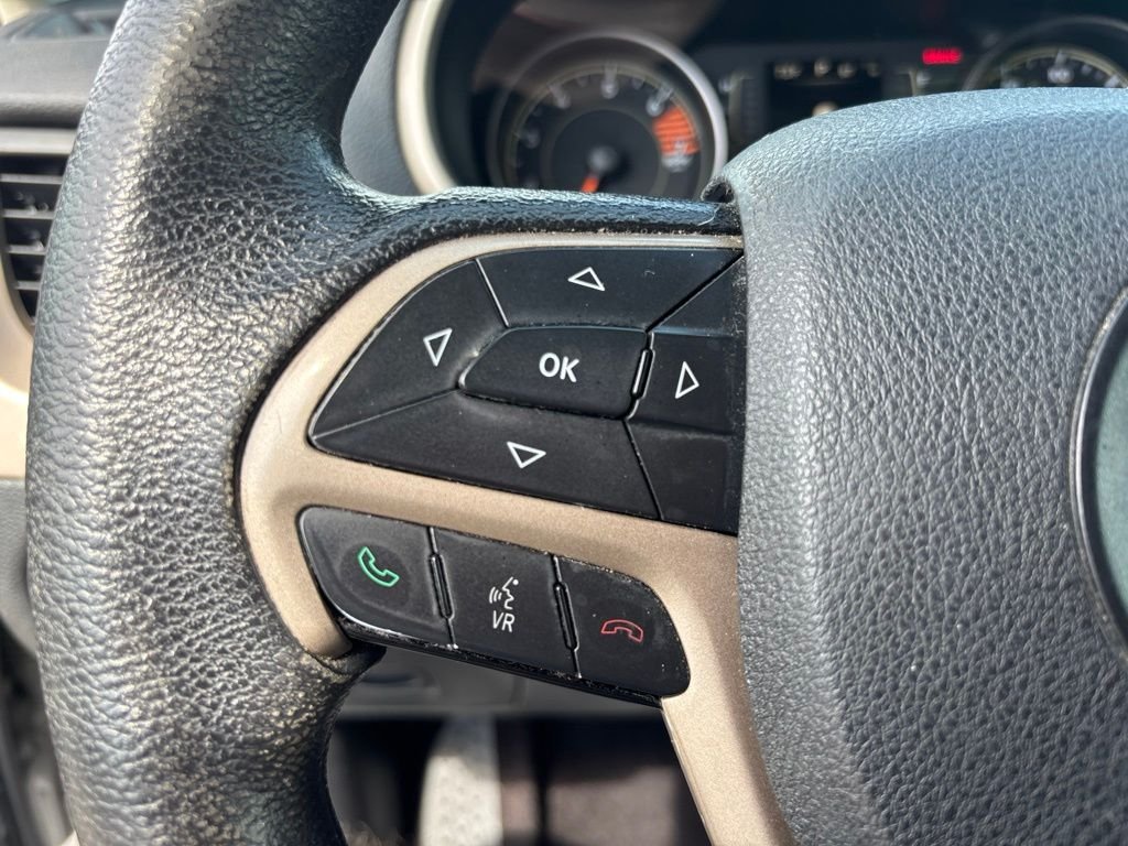 Used 2016 Silver Jeep Sport image 19