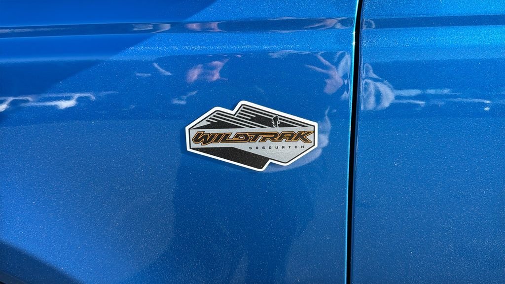 Used 2022 Blue Ford Wildtrak image 7