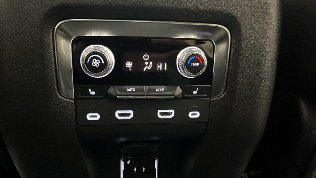Used 2024 Sterling Metallic GMC Denali image 35