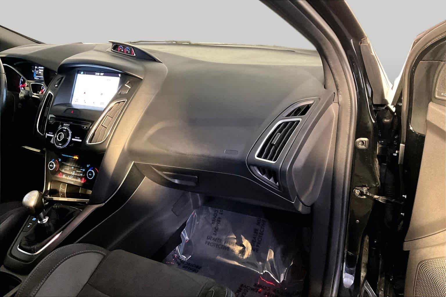 Used 2017 Shadow Black Ford RS image 19