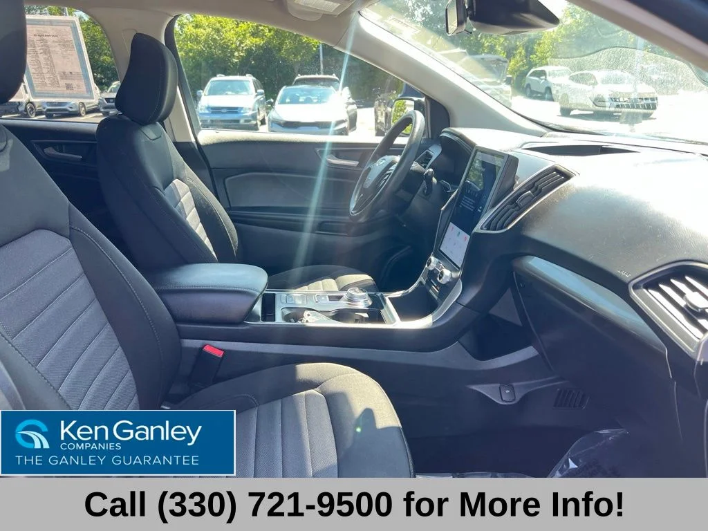 Used 2022 Black Ford SE image 59