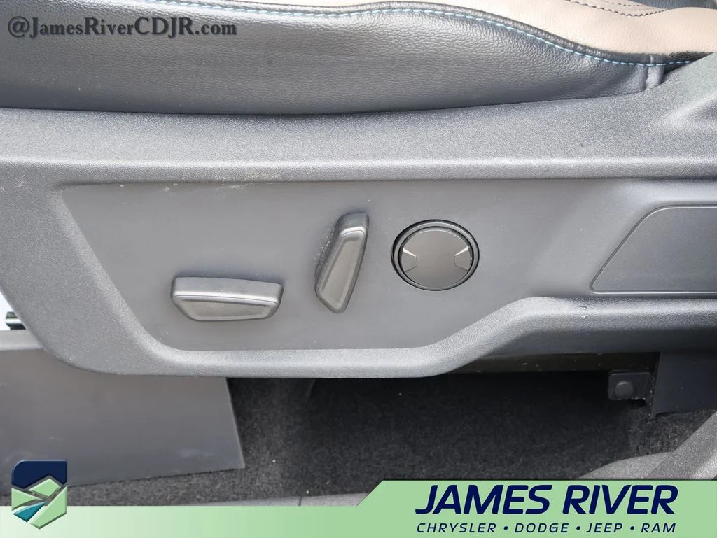 Used 2024 Black Ford Wildtrak image 23
