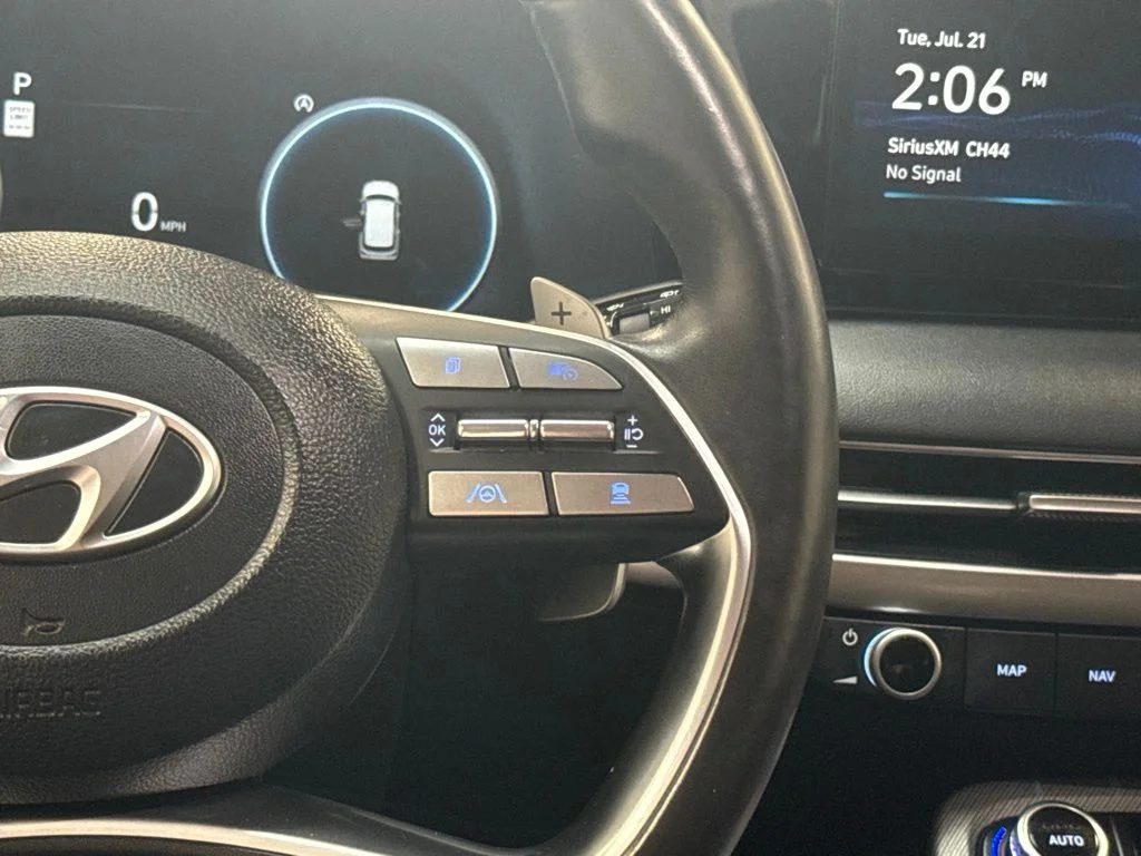 Used 2023 White Hyundai SEL image 18