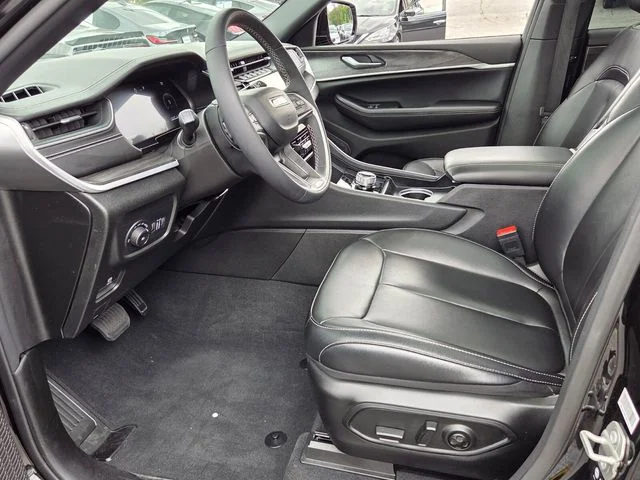 Used 2024 Black Jeep Limited image 15