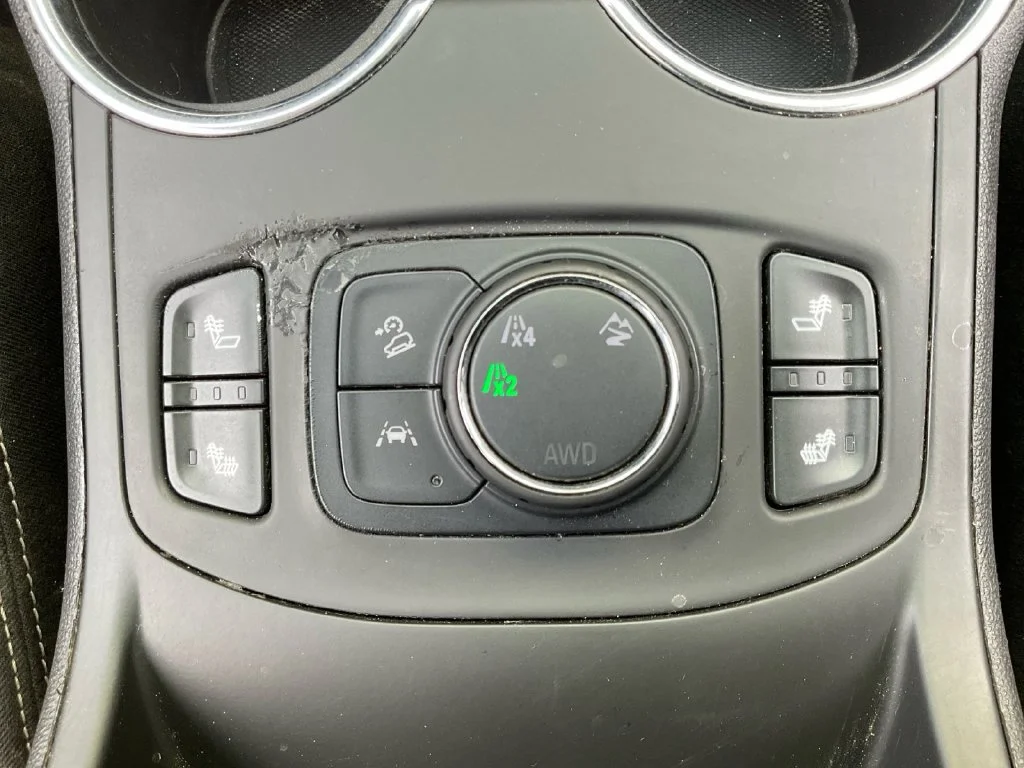 Used 2023 SUMMIT WHITE GMC SLE image 24