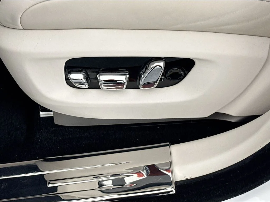 Used 2022 White Rolls-Royce  image 21