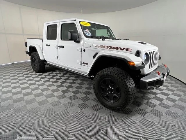 Used 2023 White Jeep Mojave image 1
