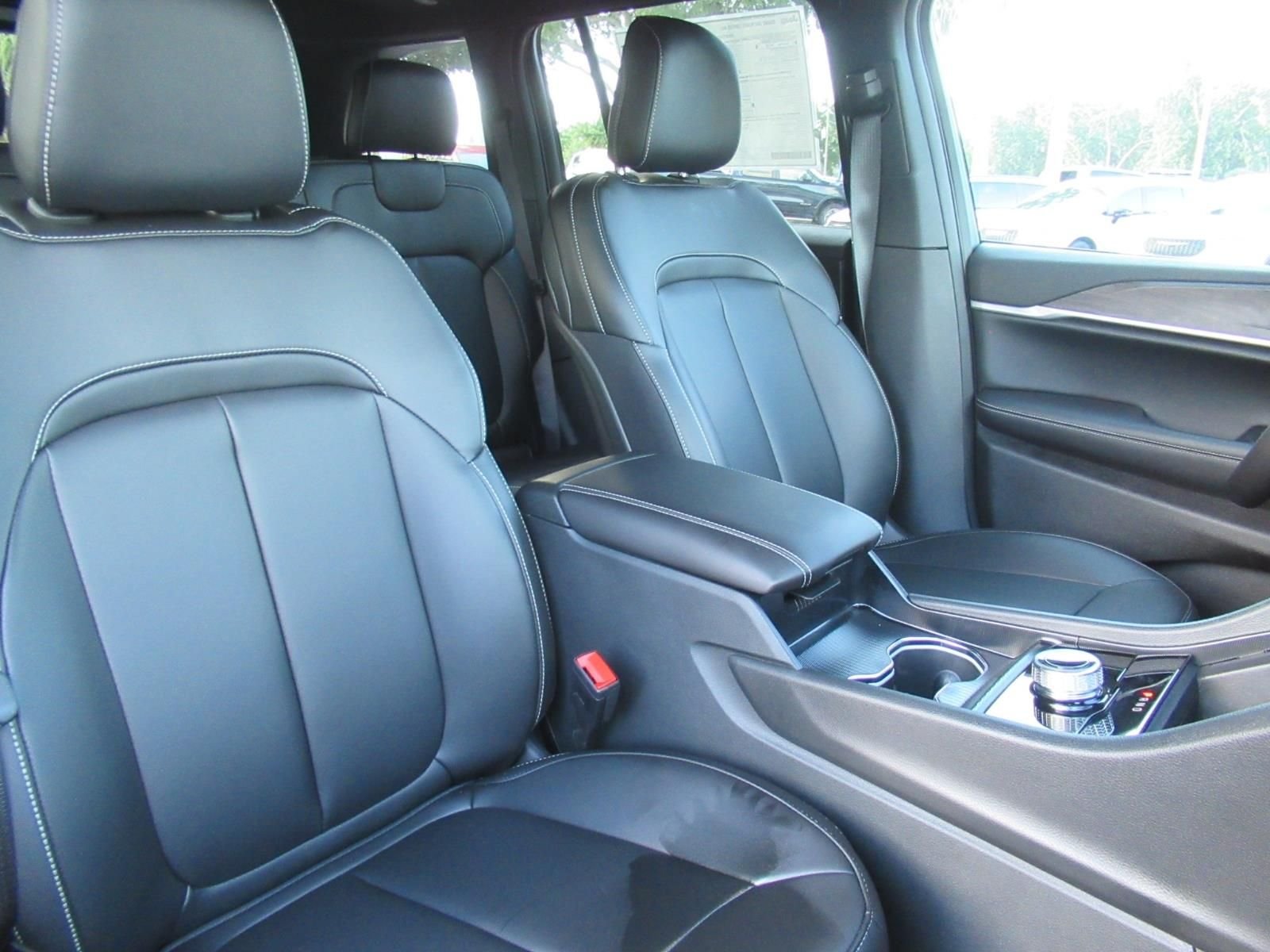 New 2026 Steel Blue Exterior Paint Jeep Limited image 9