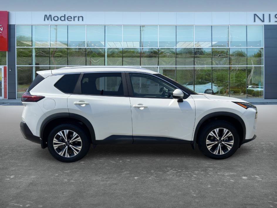 Used 2023 Pearl White Tricoat Nissan SV image 4