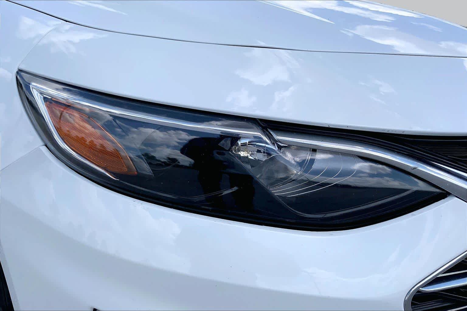 Used 2023 Summit White Chevrolet LT image 27