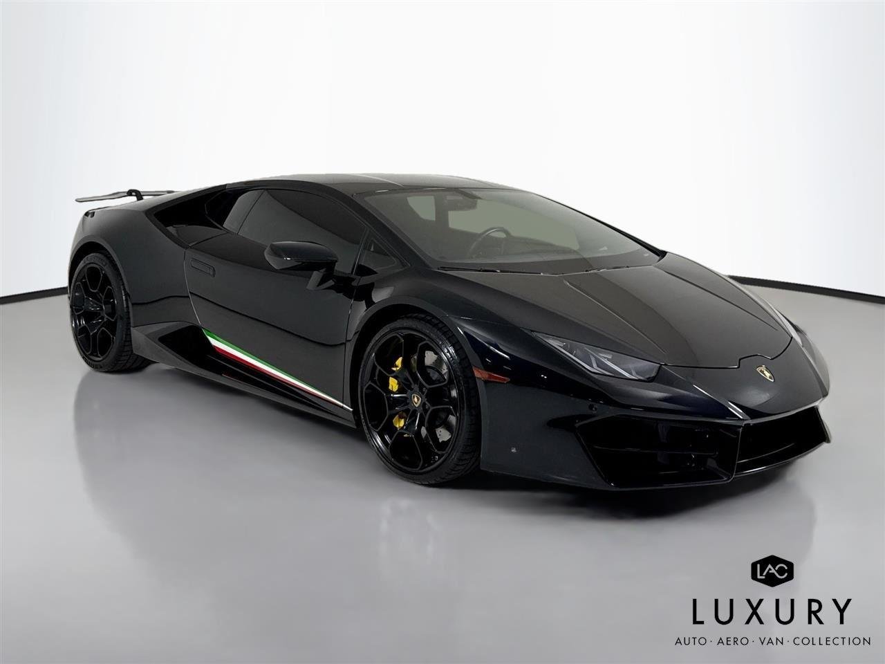 Used 2018 Arancio Borealis Pearl Effect Lamborghini  image 3