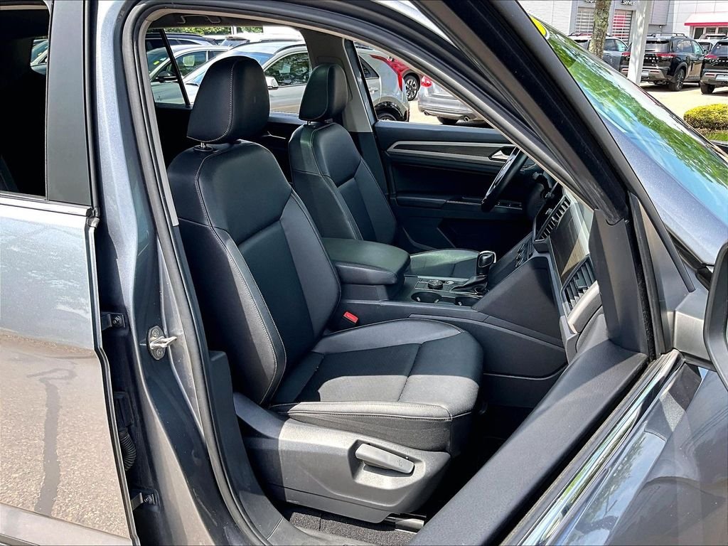 Used 2020 Gray Volkswagen 3.6L V6 SE image 11