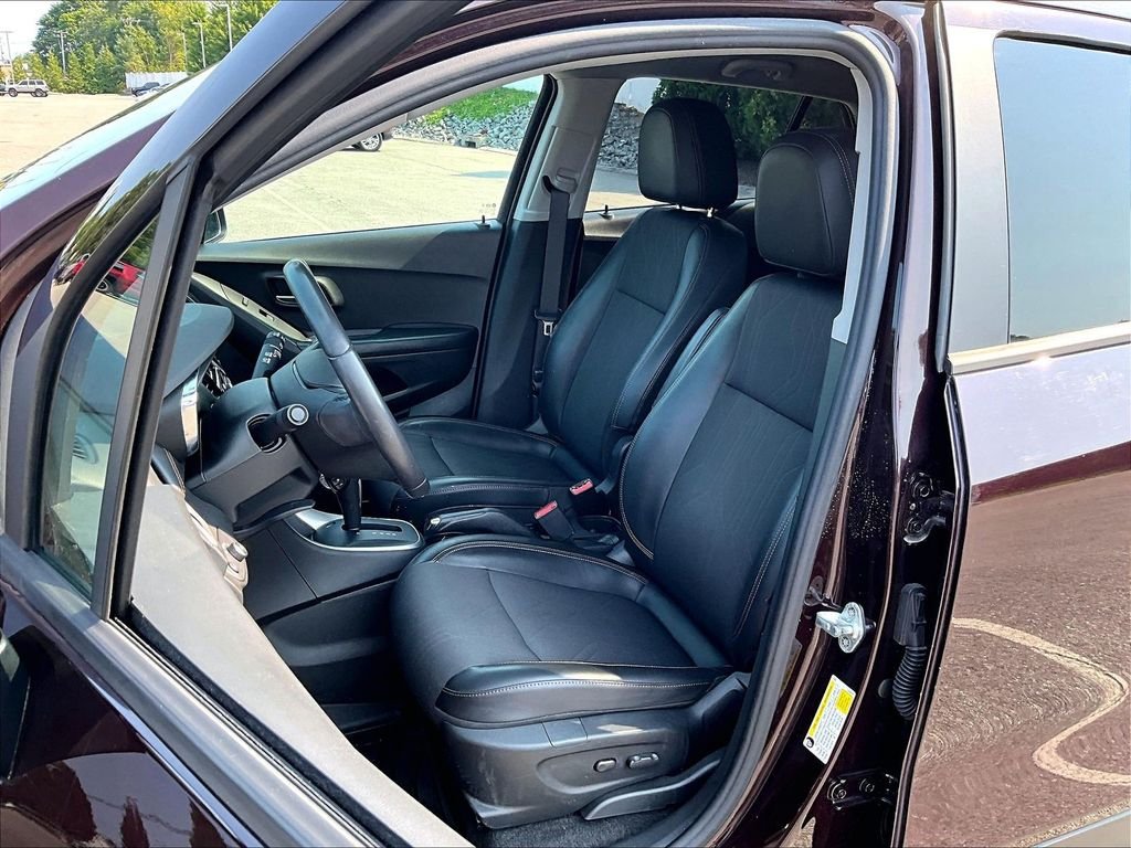Used 2021 Red Chevrolet LT image 10