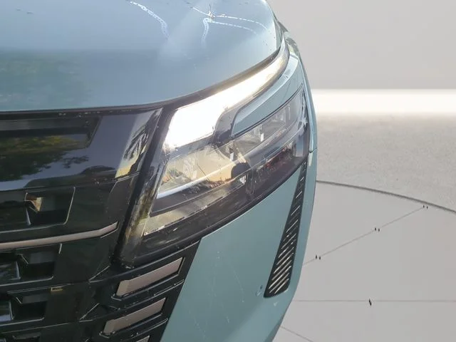 New 2026 Green Nissan SL image 7