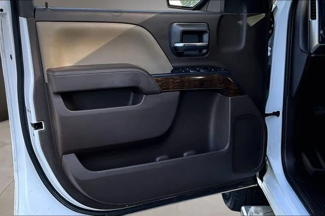 Used 2018 Beige Chevrolet LT image 20