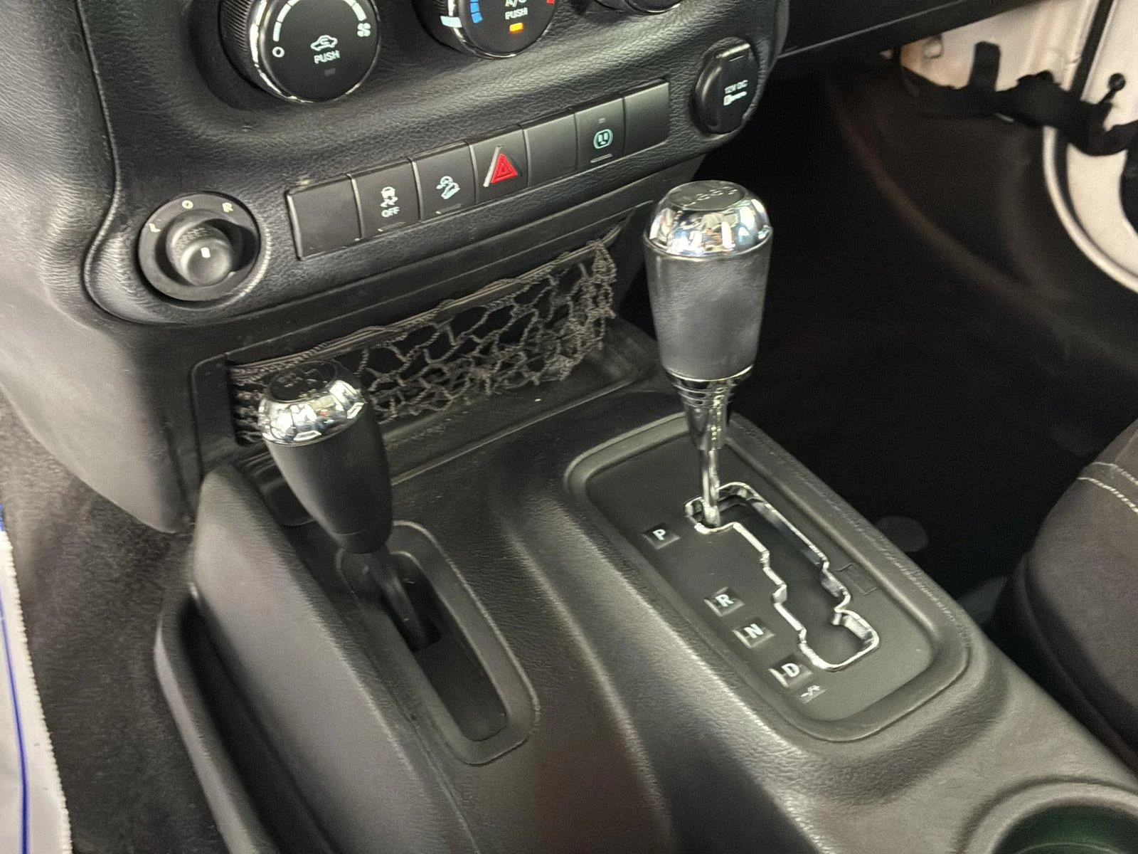 Used 2014 Bright White Clearcoat Jeep Sahara image 30