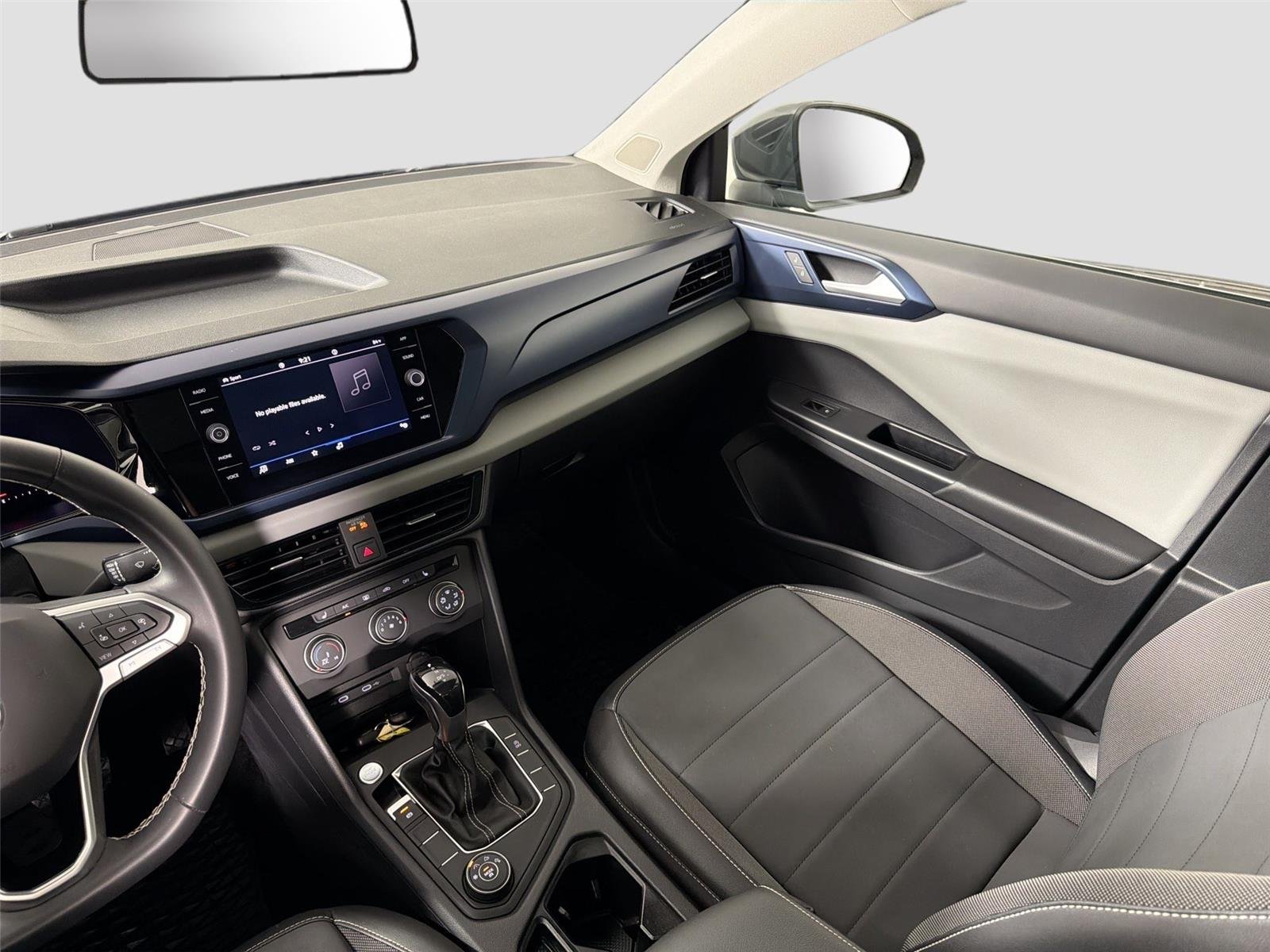 Used 2022 Pure Gray Volkswagen SE image 23