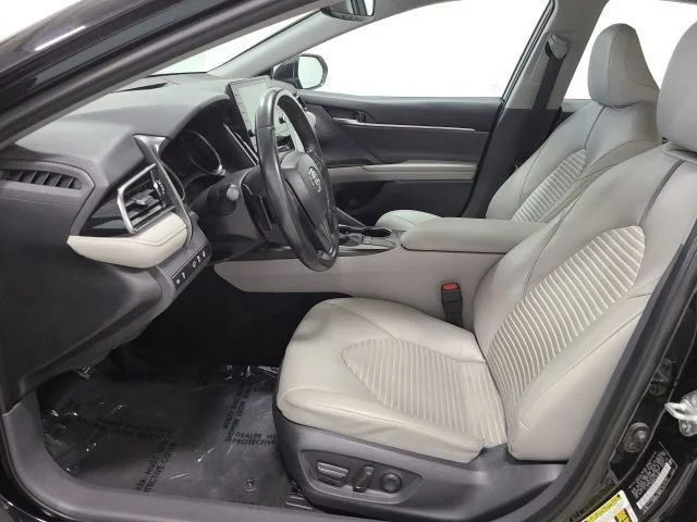 Used 2023 Midnight Black Metallic Toyota SE image 19