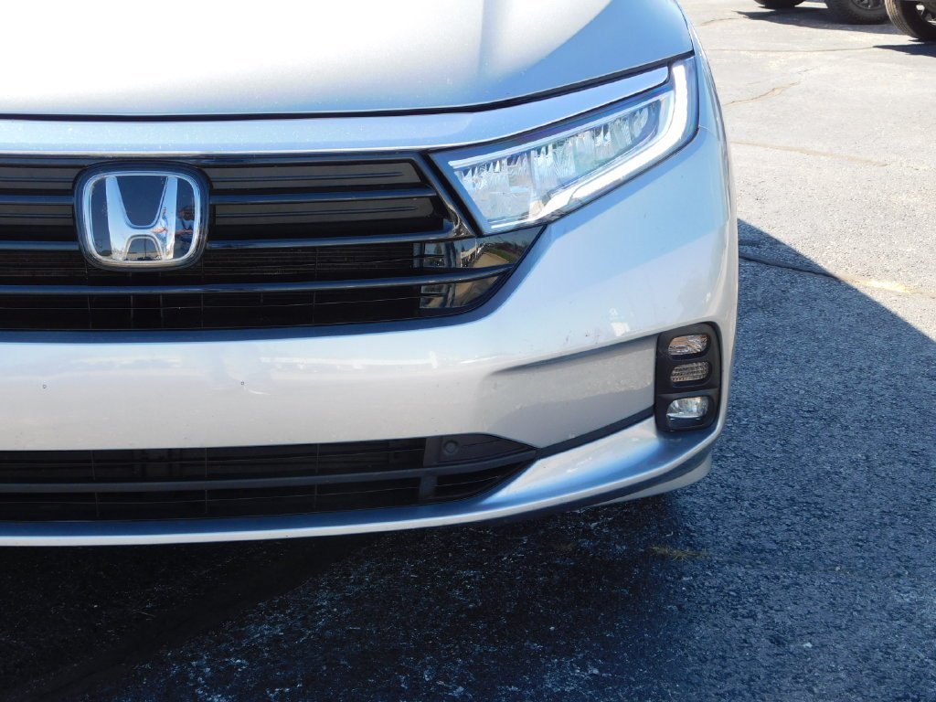 Certified Used 2024 Lunar Silver Metallic Honda EX-L image 9