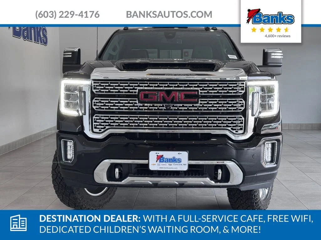 Used 2022 Ebony Twilight Metallic GMC Denali image 3
