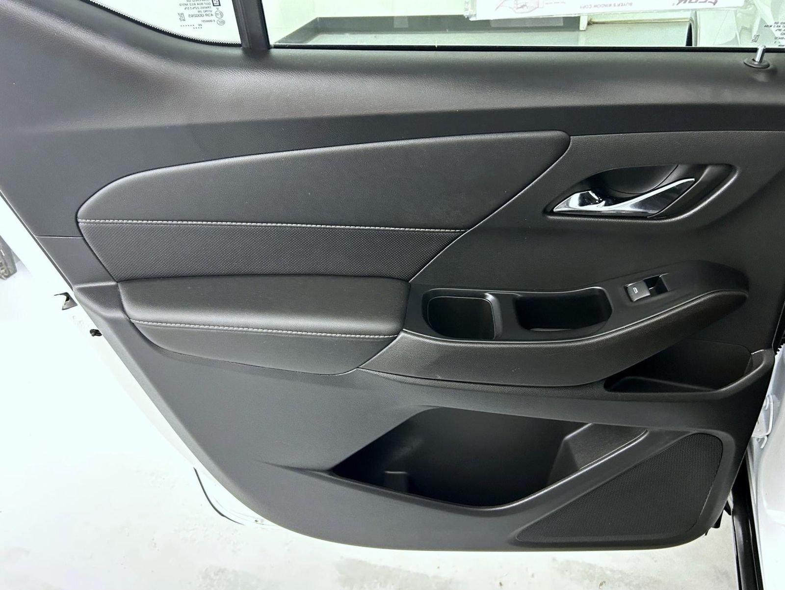 Used 2023 White Chevrolet Premier image 22