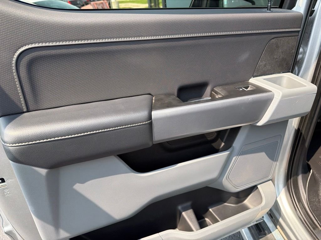 Used 2024  Ford XLT image 12