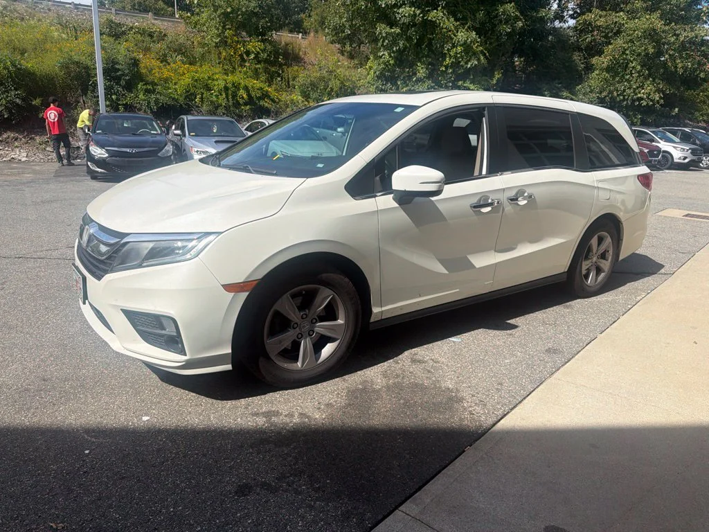 Used 2019 Silver Honda EX-L image 3