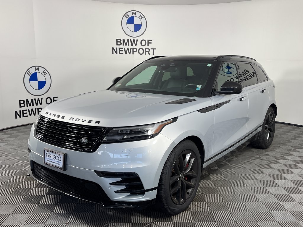 Used 2025  Land Rover Dynamic SE image 3