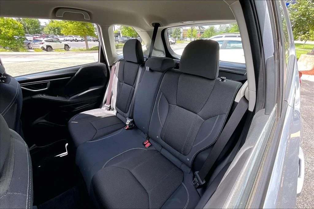 Used 2019 Silver Subaru Base image 29