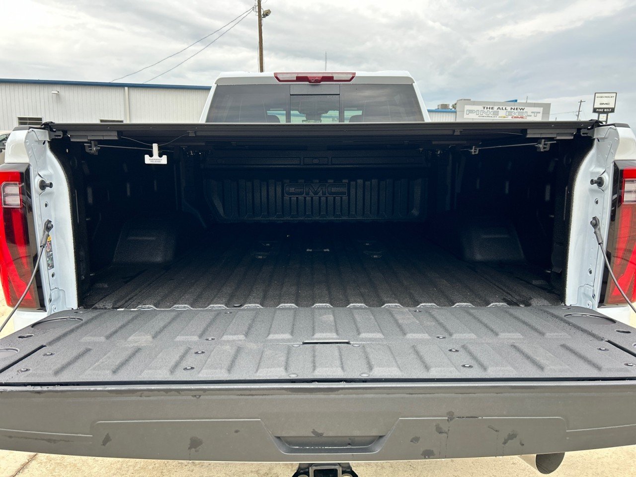 New 2026 Glacier White Tricoat GMC Denali Ultimate image 7