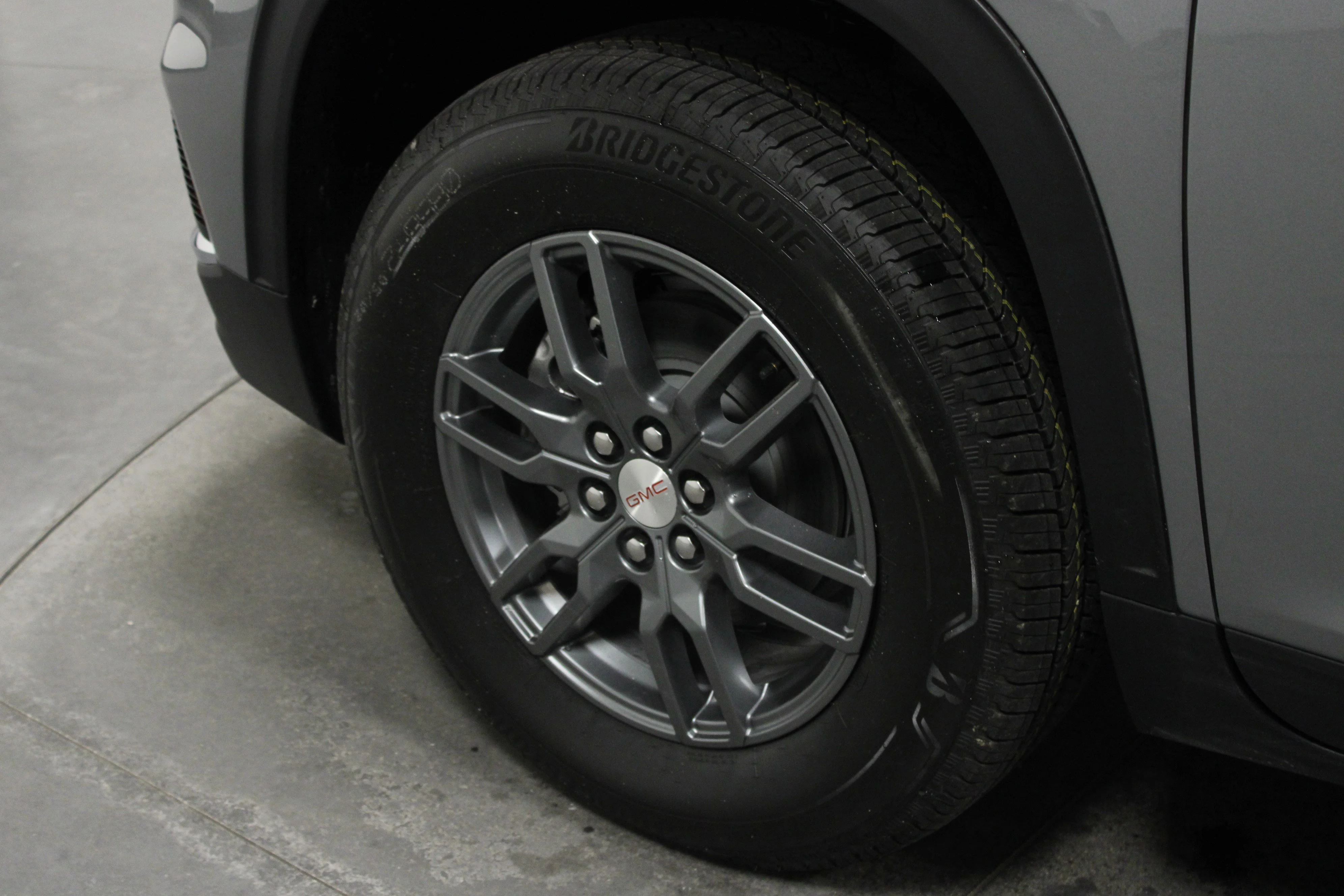 New 2026 Sterling Metallic GMC Elevation image 10
