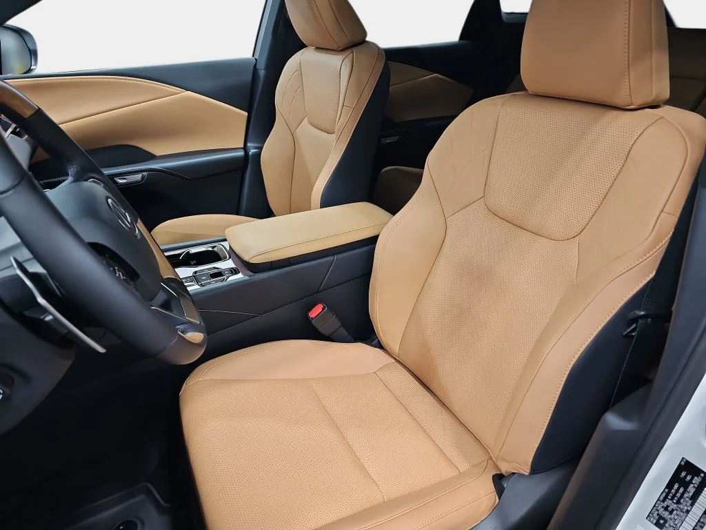 New 2026 Eminent White Pearl Lexus PREMIUM PLUS image 14
