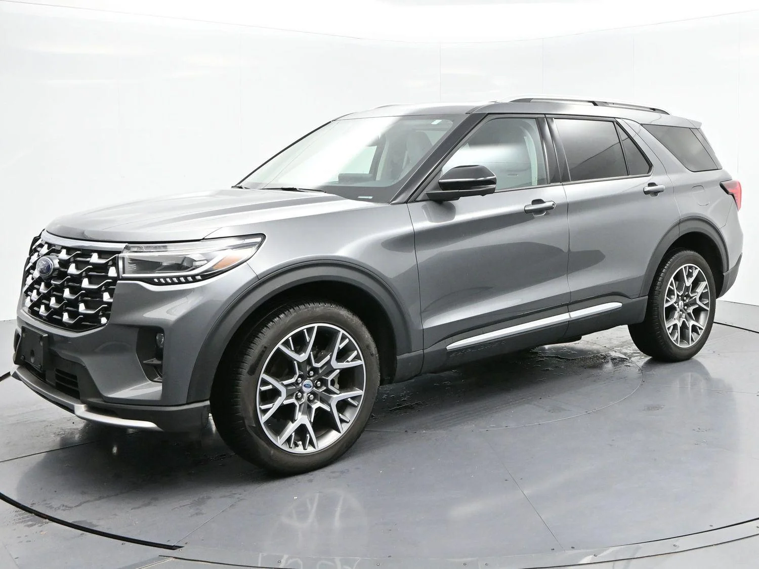 Used 2025 Carbonized Gray Ford Platinum image 3
