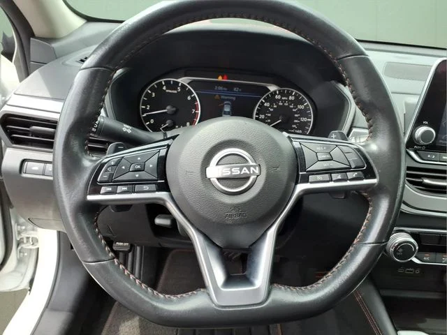 Used 2024 White Nissan 2.5 SR image 18