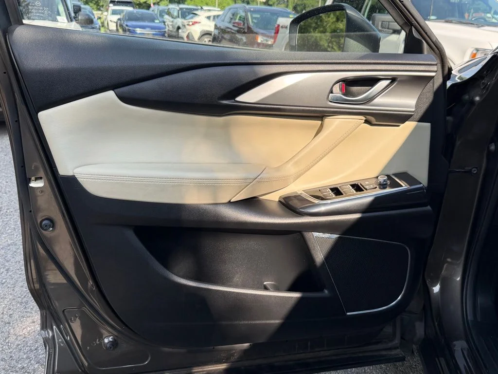 Used 2018 Silver Mazda Touring image 20