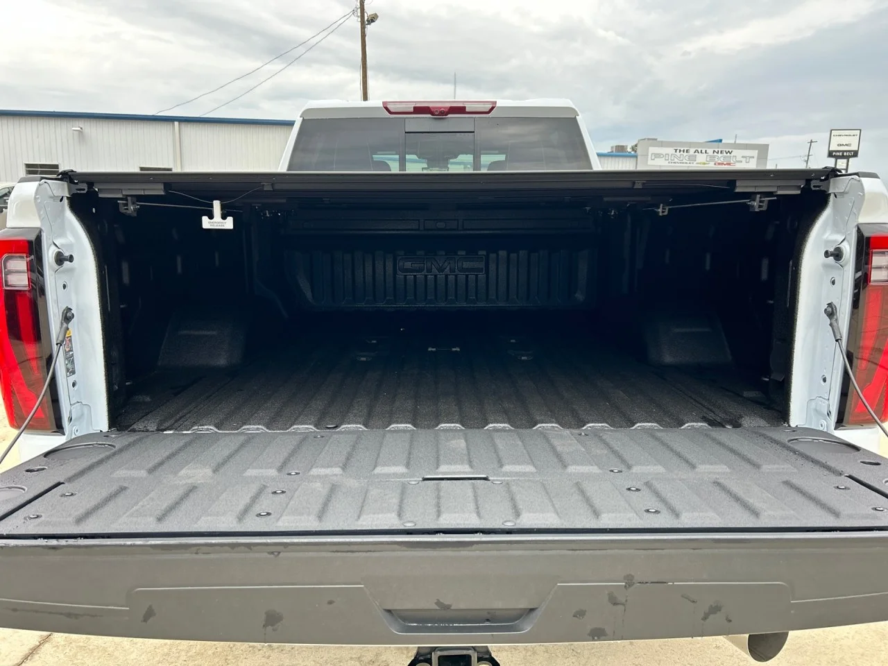 New 2026 Glacier White Tricoat GMC Denali Ultimate image 7