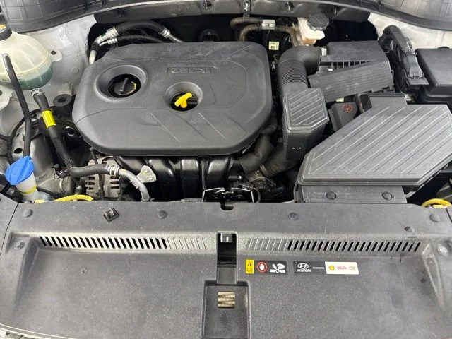 Used 2019 Silver Hyundai SE image 17