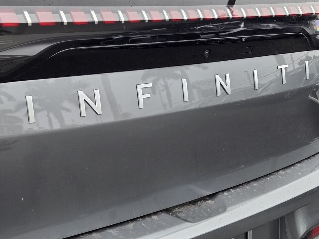 2026 INFINITI QX80 Luxe - Photo 10