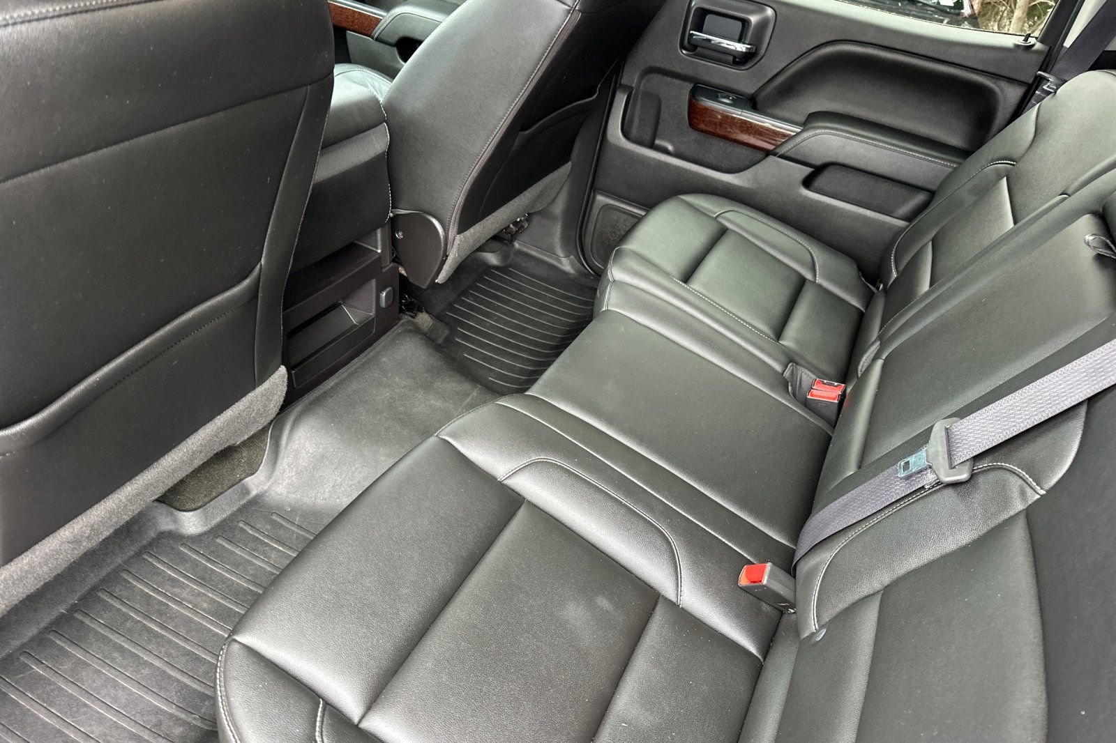Used 2016 Silver GMC SLT image 13