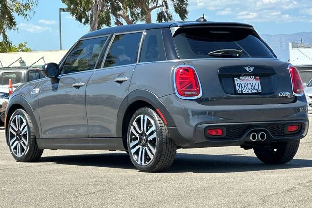 Used 2021 Thunder Gray Metallic MINI Signature image 6