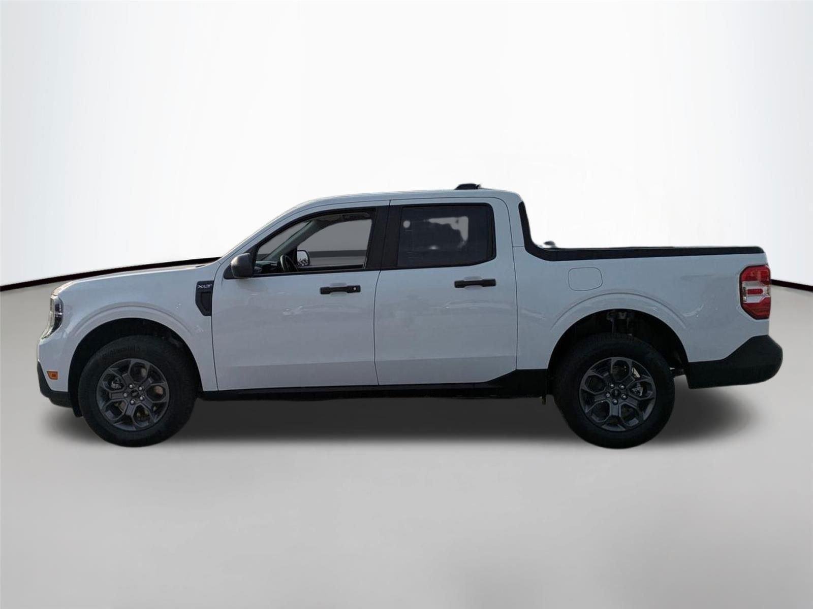 New 2026 Oxford White Ford XLT image 8