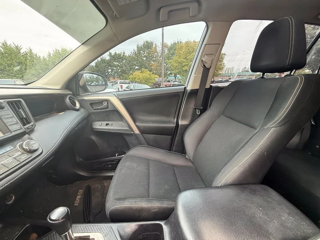 Used 2013 Silver Toyota XLE image 10