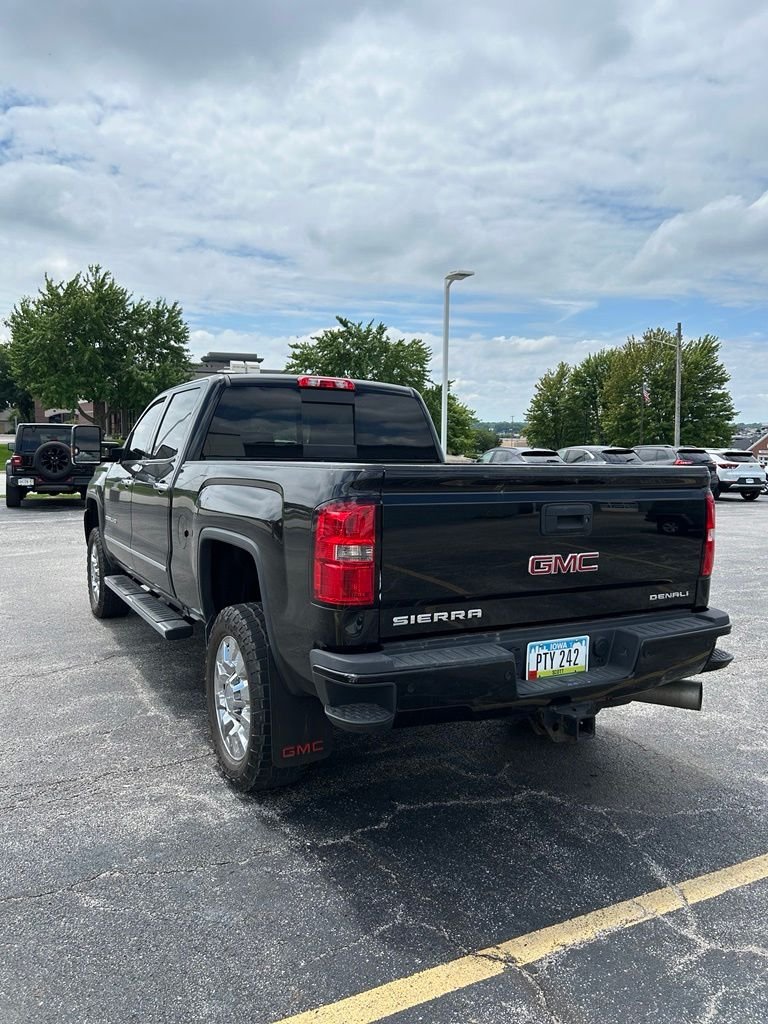 Used 2016 Black GMC Denali image 5